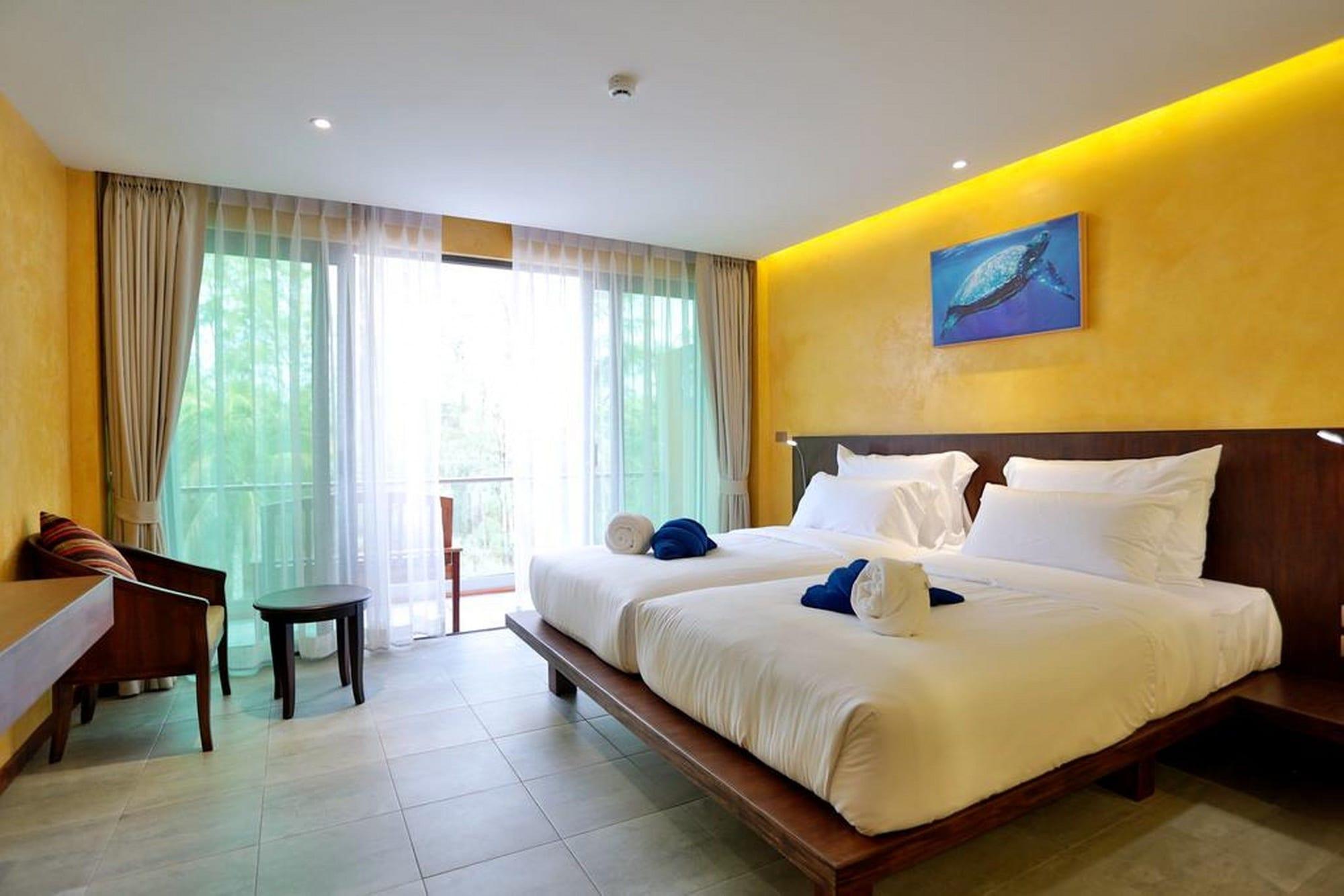 Coriacea Beachfront Boutique Phuket Resort - Sha Plus Maikhau-part Kültér fotó