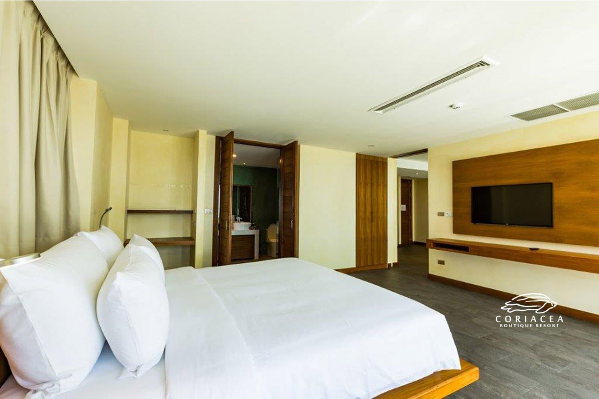 Coriacea Beachfront Boutique Phuket Resort - Sha Plus Maikhau-part Kültér fotó