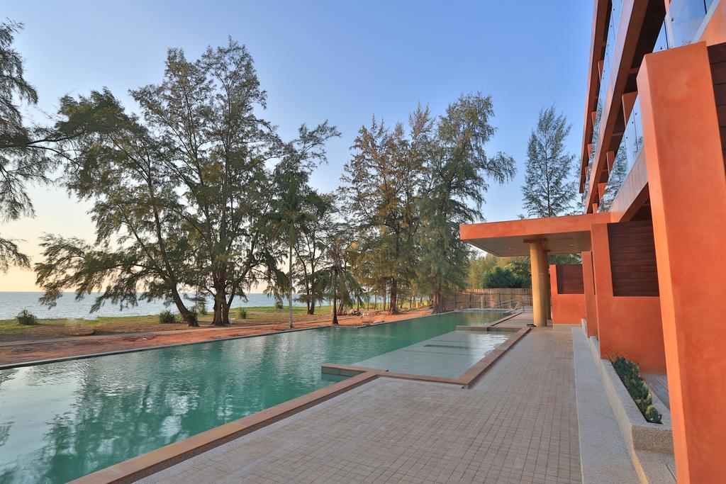 Coriacea Beachfront Boutique Phuket Resort - Sha Plus Maikhau-part Kültér fotó