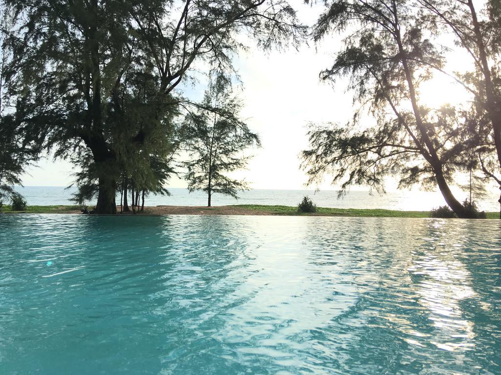 Coriacea Beachfront Boutique Phuket Resort - Sha Plus Maikhau-part Kültér fotó