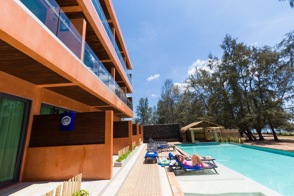 Coriacea Beachfront Boutique Phuket Resort - Sha Plus Maikhau-part Kültér fotó