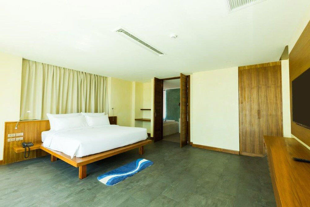 Coriacea Beachfront Boutique Phuket Resort - Sha Plus Maikhau-part Kültér fotó