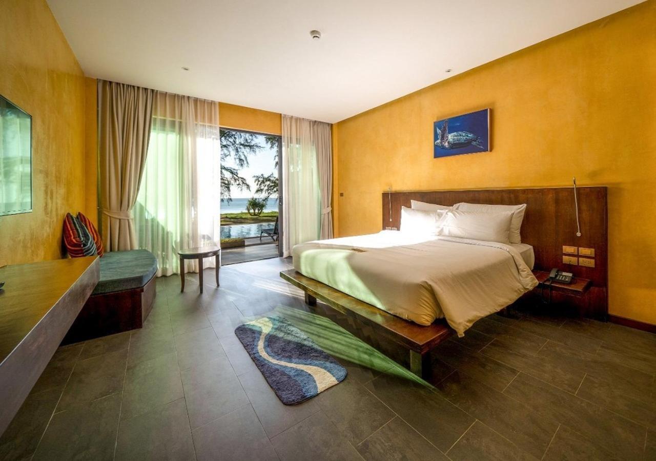 Coriacea Beachfront Boutique Phuket Resort - Sha Plus Maikhau-part Kültér fotó