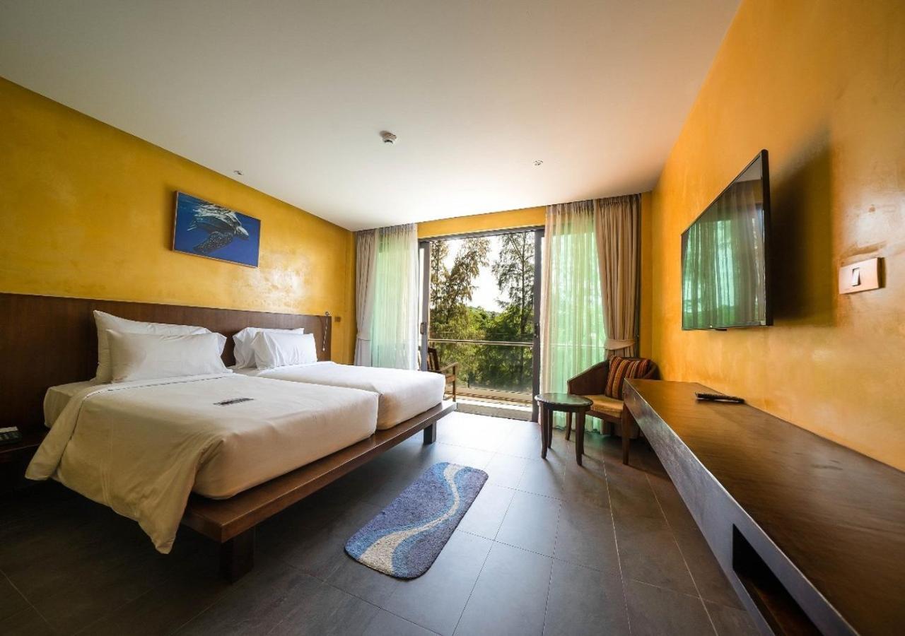 Coriacea Beachfront Boutique Phuket Resort - Sha Plus Maikhau-part Kültér fotó
