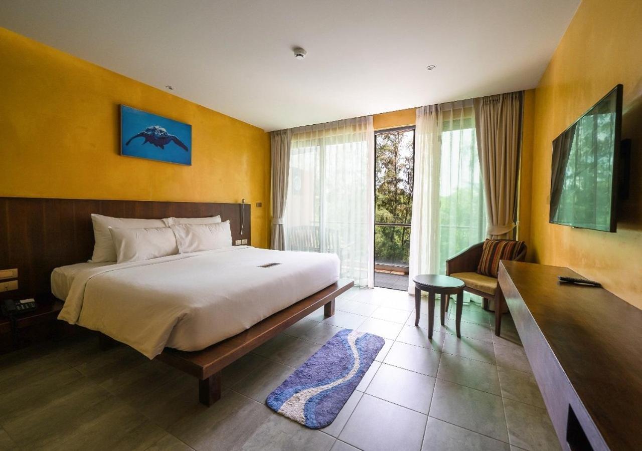 Coriacea Beachfront Boutique Phuket Resort - Sha Plus Maikhau-part Kültér fotó