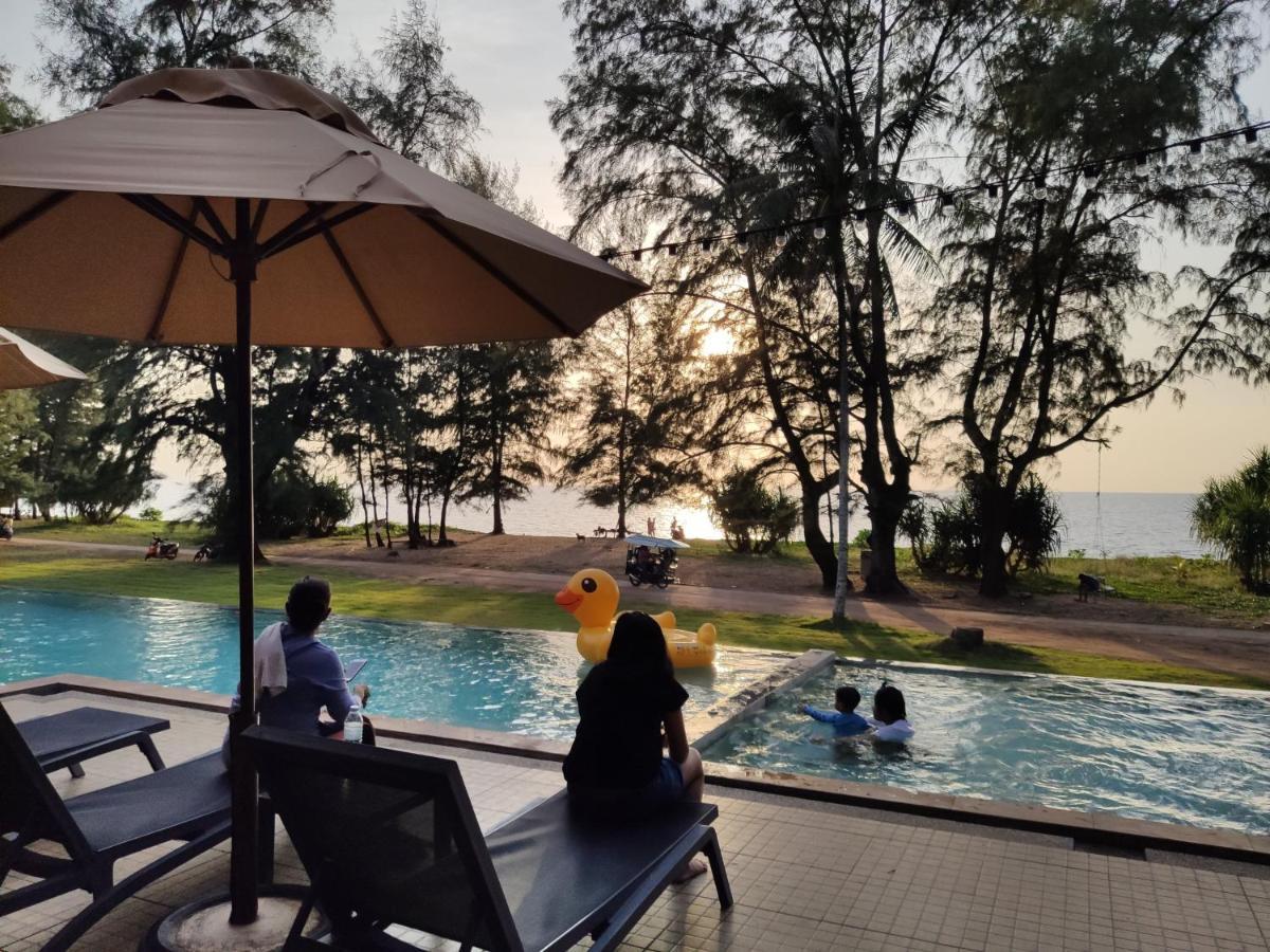 Coriacea Beachfront Boutique Phuket Resort - Sha Plus Maikhau-part Kültér fotó